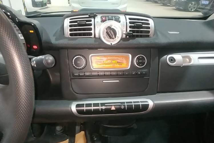 Used smart fortwo 2012 1.0 MHD Hardtop Comfort Edition Audio And AC Panel