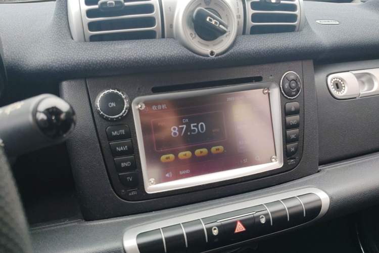 Used smart fortwo 2012 1.0 MHD Hardtop Comfort Edition Audio And AC Panel