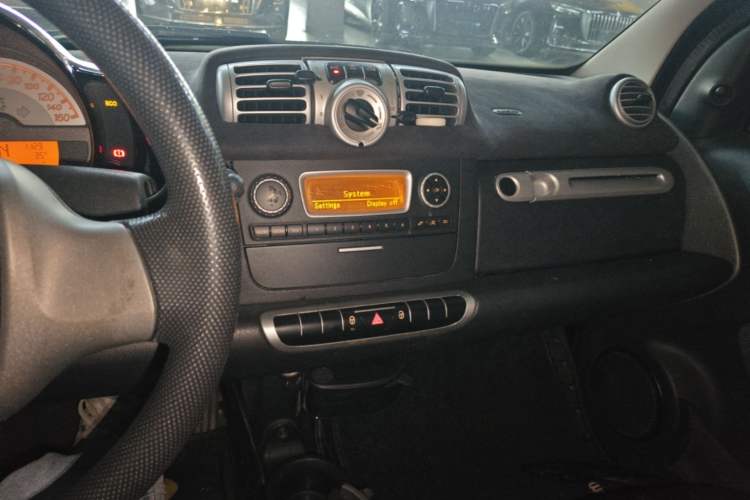 Used smart fortwo 2012 1.0 MHD Hardtop Standard Edition Audio And AC Panel
