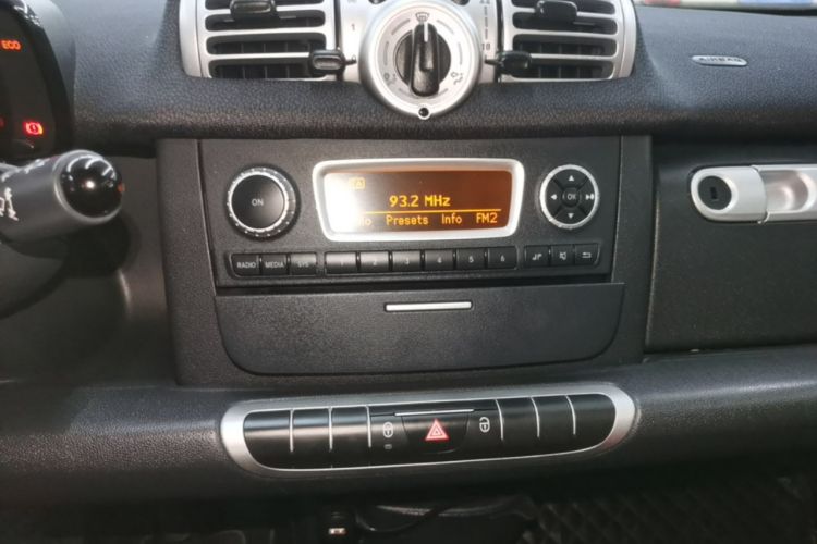 Used smart fortwo 2012 1.0 MHD Hardtop Standard Edition Audio And AC Panel