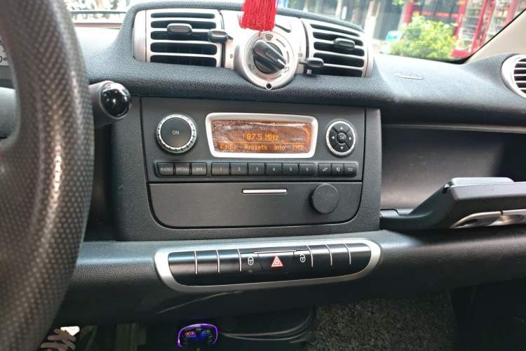 Used smart fortwo 2012 1.0 MHD Hardtop Standard Edition Audio And AC Panel