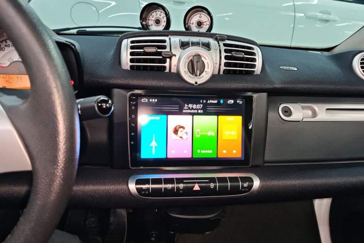 Used smart fortwo 2012 1.0T Convertible Passion Edition Audio And AC Panel