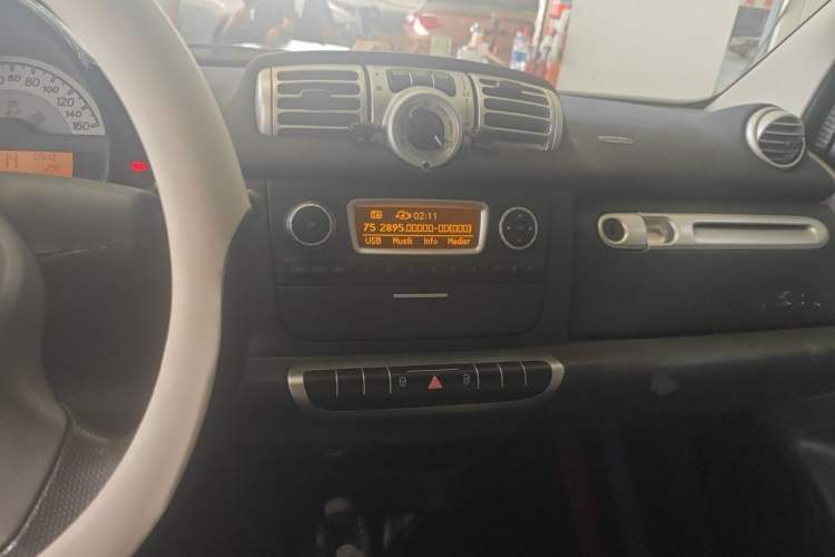 Used smart fortwo 2012 1.0 MHD Hardtop Standard Edition Audio And AC Panel