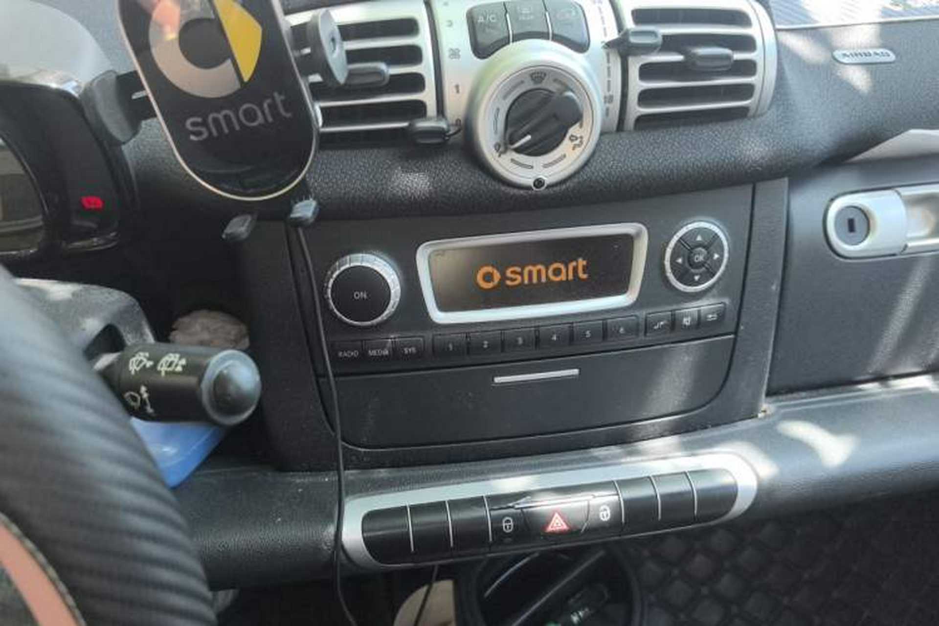 Used smart fortwo 2012 1.0 MHD Hardtop Standard Edition Audio And AC Panel