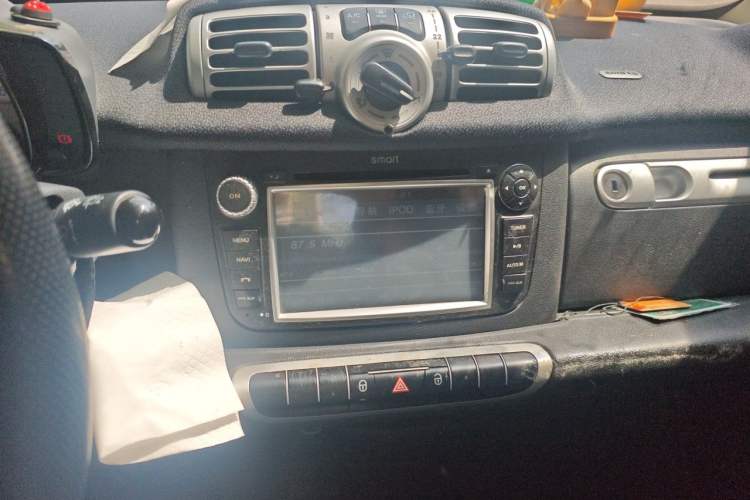 Used smart fortwo 2012 1.0 MHD Hardtop Standard Edition Audio And AC Panel