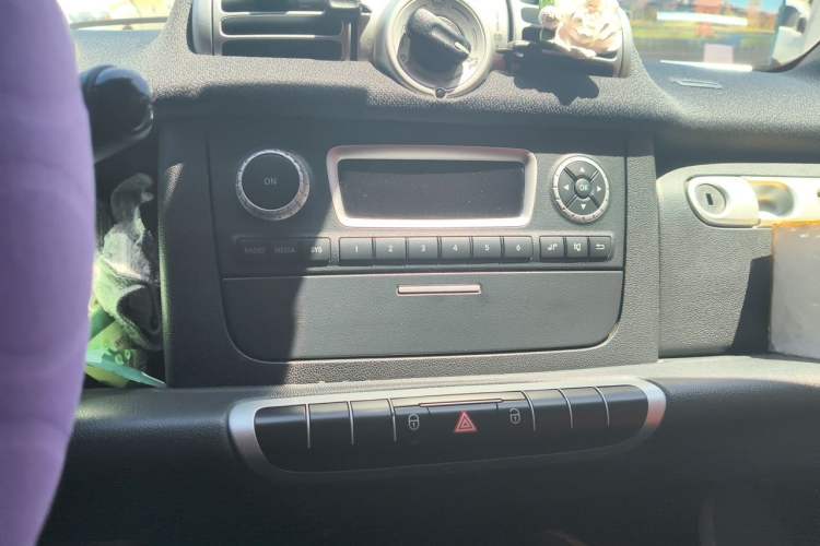 Used smart fortwo 2012 1.0 MHD Hardtop Standard Edition Audio And AC Panel