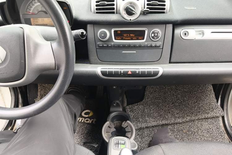 Used smart fortwo 2012 1.0 MHD Hardtop Standard Edition Audio And AC Panel
