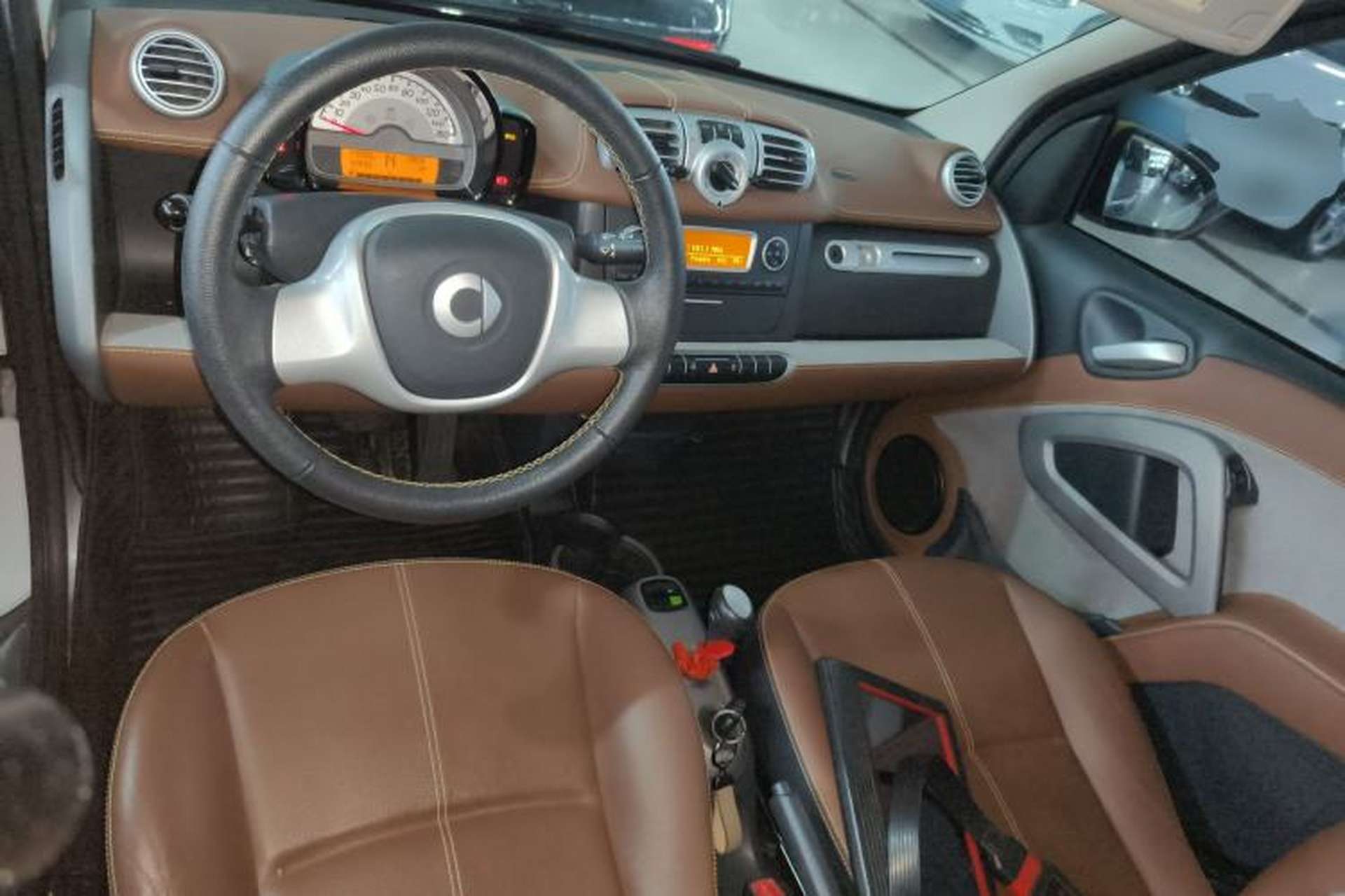 Used smart fortwo 2012 1.0 MHD Hardtop Passion Edition Center Console