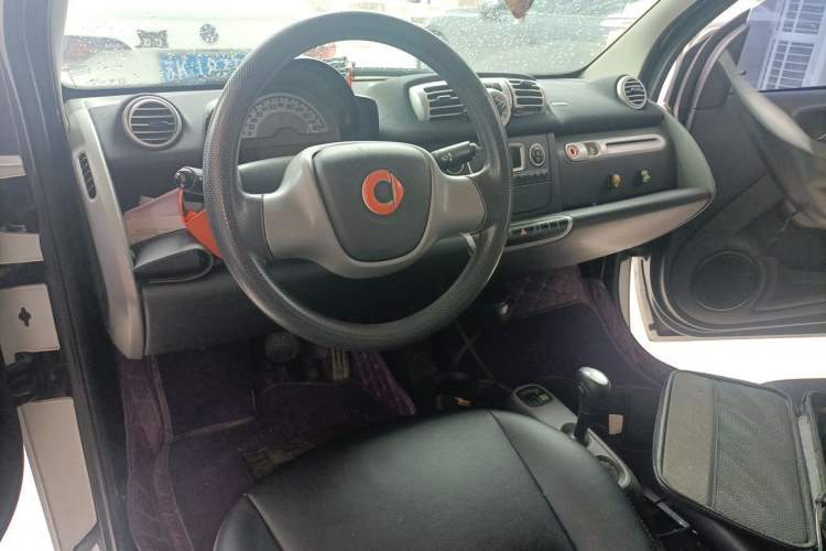 Used smart fortwo 2012 1.0 MHD Hardtop Comfort Edition Center Console