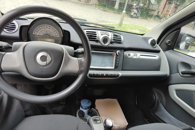 Used smart fortwo 2012 1.0 MHD Hardtop Standard Edition Center Console