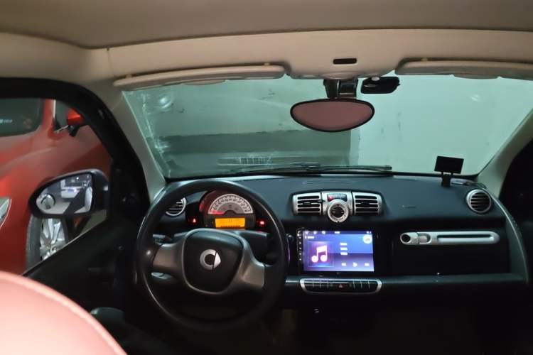 Used smart fortwo 2012 1.0 MHD Hardtop Standard Edition Center Console