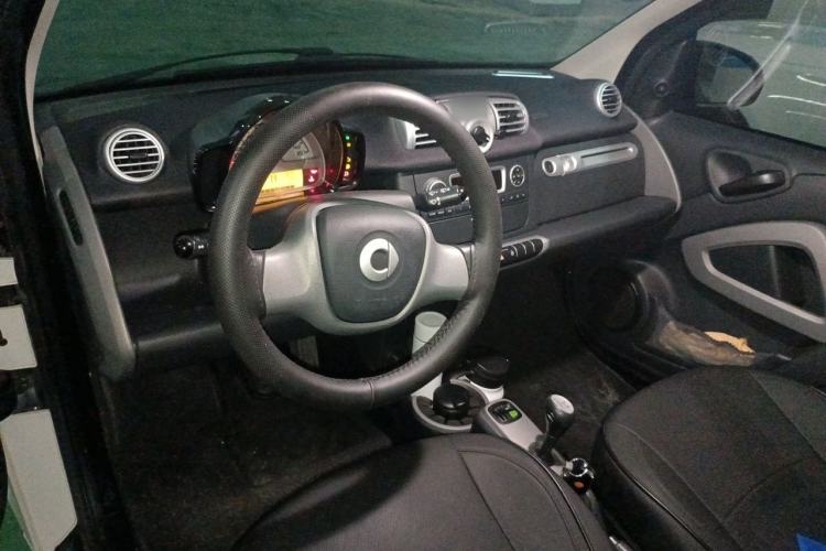 Used smart fortwo 2012 1.0 MHD Hardtop Standard Edition Center Console