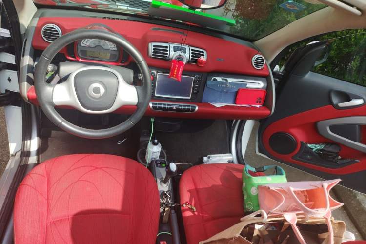 Used smart fortwo 2012 1.0 MHD Convertible Passion Edition Center Console