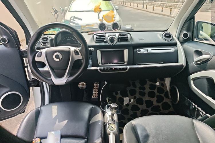 Used smart fortwo 2012 1.0T Bosu Xclusive Edition Center Console