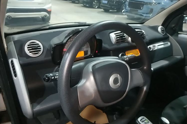 Used smart fortwo 2012 1.0 MHD Hardtop Comfort Edition Center Console