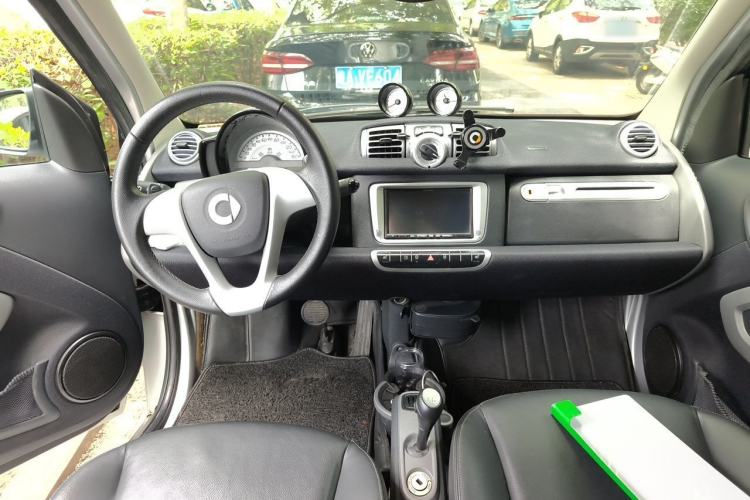 Used smart fortwo 2012 1.0T Hardtop Passion Edition Center Console