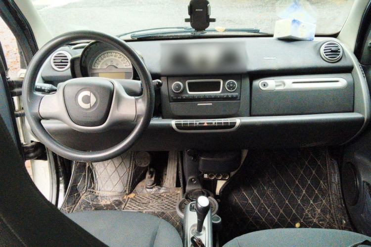 Used smart fortwo 2012 1.0 MHD Hardtop Standard Edition Center Console