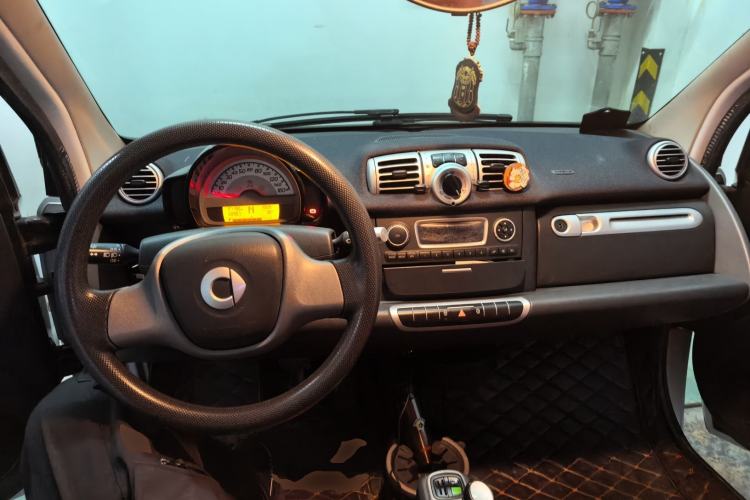Used smart fortwo 2012 1.0 MHD Hardtop Standard Edition Center Console
