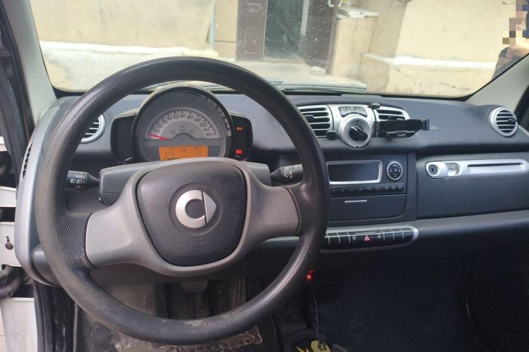 Used smart fortwo 2012 1.0 MHD Hardtop Standard Edition Center Console