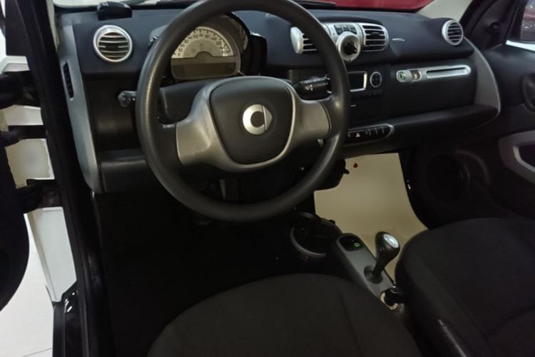 Used smart fortwo 2012 1.0 MHD Hardtop Standard Edition Center Console