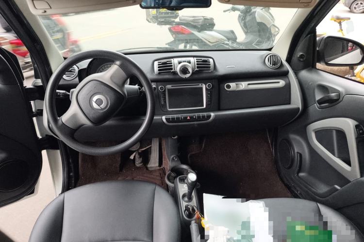 Used smart fortwo 2012 1.0 MHD Hardtop Comfort Edition Center Console