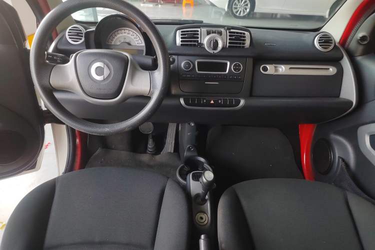 Used smart fortwo 2012 1.0 MHD Hardtop Standard Edition Center Console