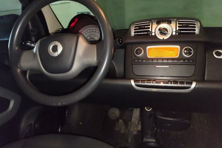 Used smart fortwo 2012 1.0 MHD Hardtop Standard Edition Center Console
