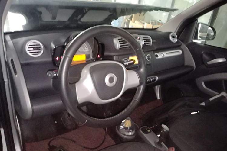 Used smart fortwo 2012 1.0 MHD Hardtop Passion Edition Center Console