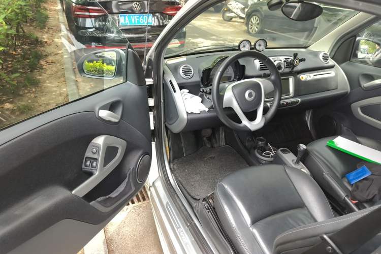 Used smart fortwo 2012 1.0T Hardtop Passion Edition Driver Seat