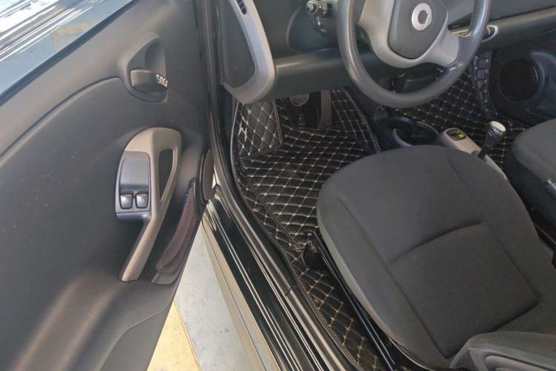 Used smart fortwo 2012 1.0 MHD Hardtop Standard Edition Driver Seat