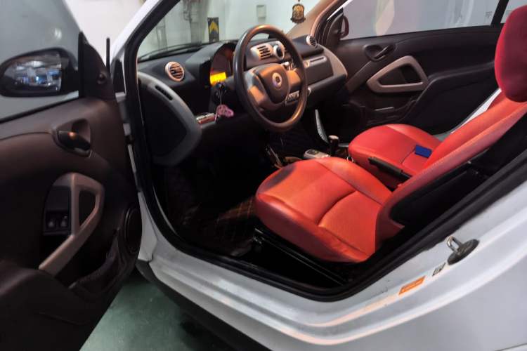 Used smart fortwo 2012 1.0 MHD Hardtop Standard Edition Driver Seat
