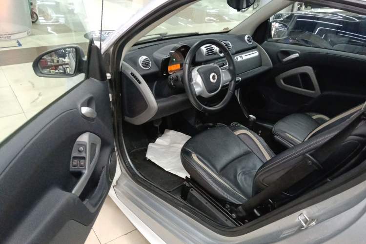 Used smart fortwo 2012 1.0 MHD Convertible Passion Edition Driver Seat