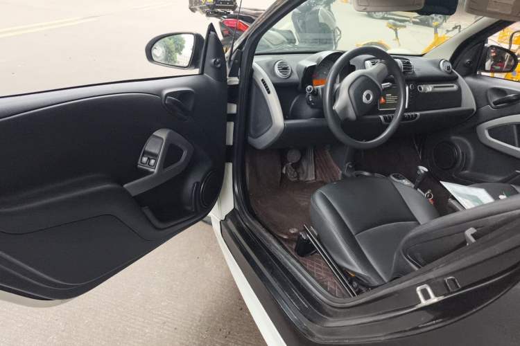 Used smart fortwo 2012 1.0 MHD Hardtop Comfort Edition Driver Seat