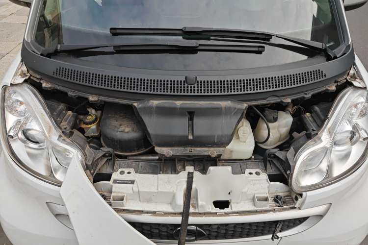 Used smart fortwo 2012 1.0 MHD Convertible Passion Edition Engine Bay