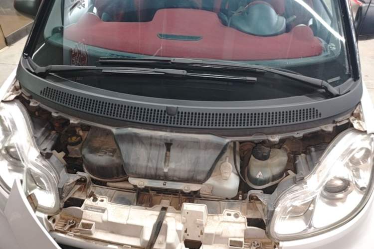 Used smart fortwo 2012 1.0 MHD Hardtop Passion Edition Engine Bay