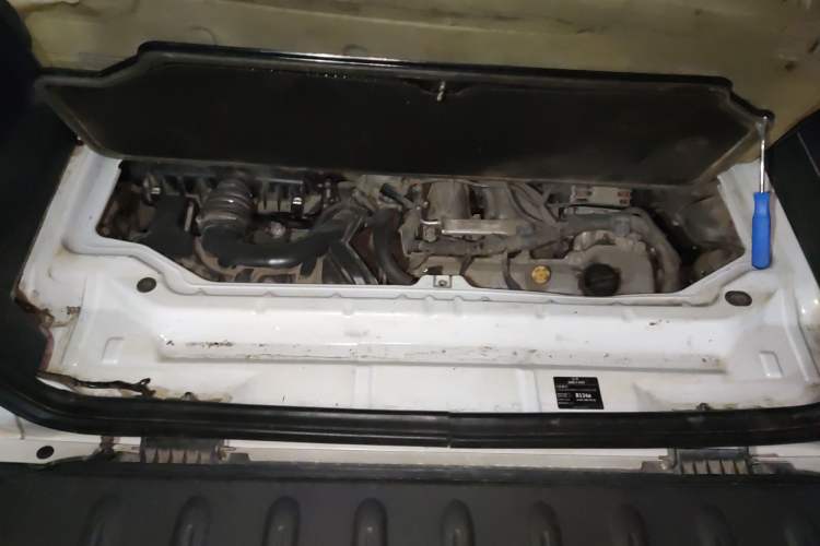 Used smart fortwo 2012 1.0 MHD Convertible Passion Edition Engine Bay