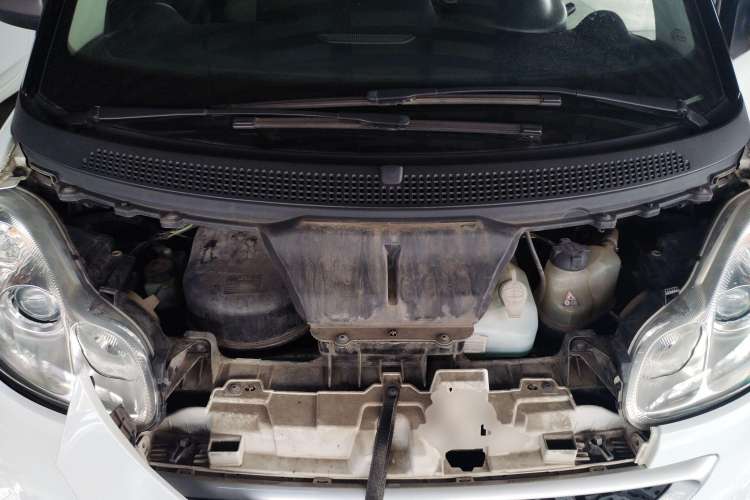 Used smart fortwo 2012 1.0 MHD Convertible Passion Edition Engine Bay