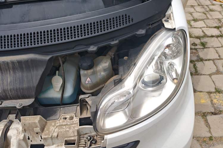 Used smart fortwo 2012 1.0 MHD Hardtop Standard Edition Engine Bay Left