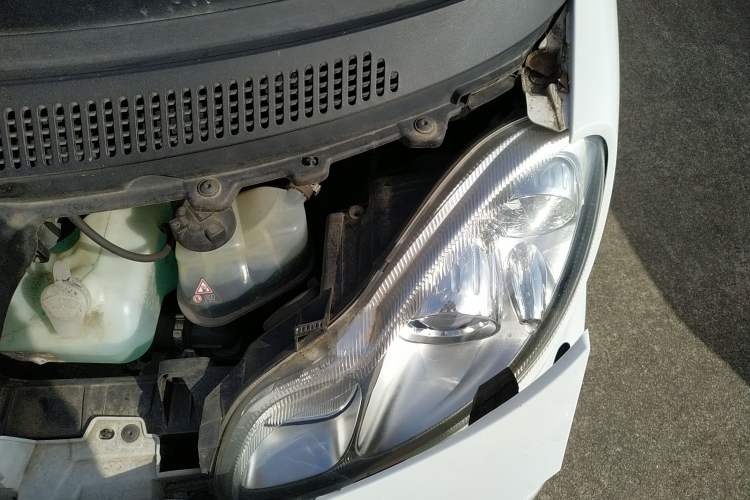 Used smart fortwo 2012 1.0 MHD Hardtop Standard Edition Engine Bay Left