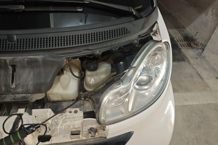 Used smart fortwo 2012 1.0 MHD Hardtop Standard Edition Engine Bay Left