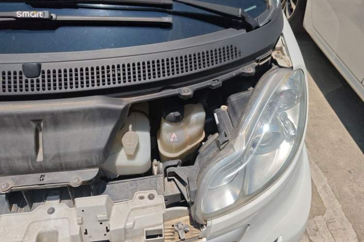 Used smart fortwo 2012 1.0 MHD Convertible Passion Edition Engine Bay Left