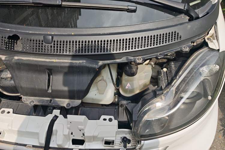 Used smart fortwo 2012 1.0T Bosu Xclusive Edition Engine Bay Left