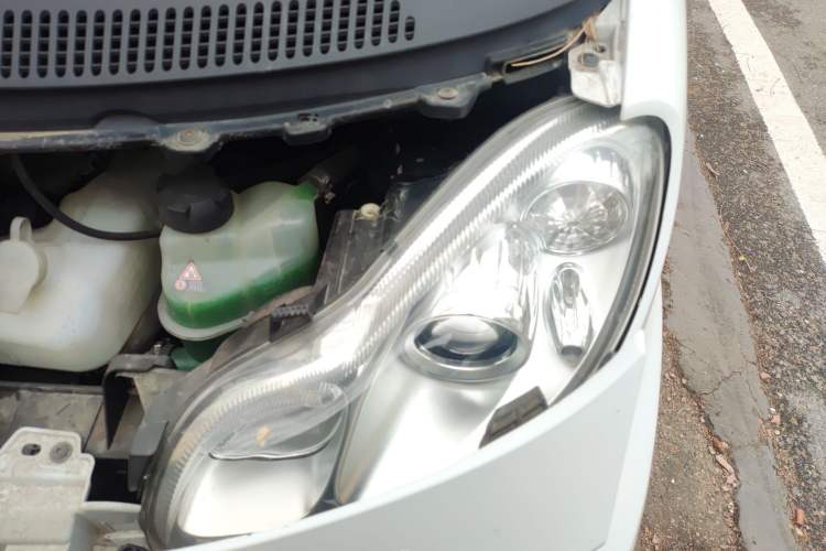 Used smart fortwo 2012 1.0 MHD Hardtop Standard Edition Engine Bay Left