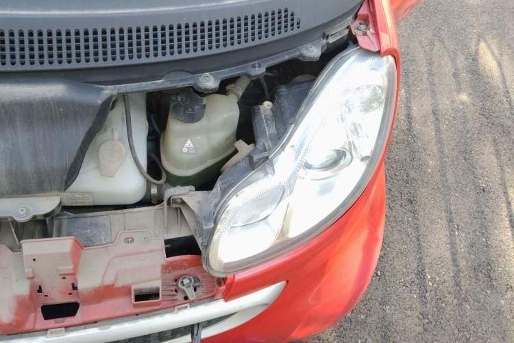 Used smart fortwo 2012 1.0 MHD Hardtop Comfort Edition Engine Bay Left
