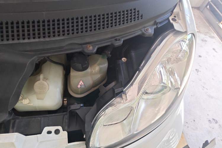 Used smart fortwo 2012 1.0 MHD Hardtop Standard Edition Engine Bay Left