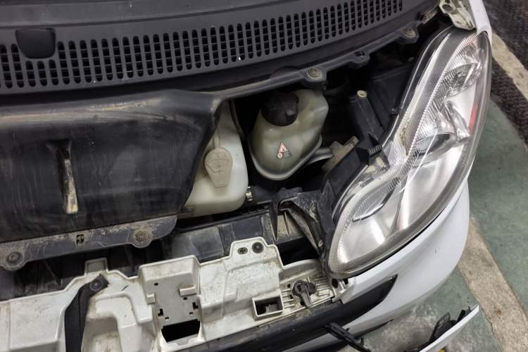 Used smart fortwo 2012 1.0 MHD Hardtop Standard Edition Engine Bay Left