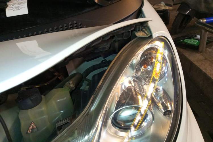 Used smart fortwo 2012 1.0 MHD Hardtop Comfort Edition Engine Bay Left