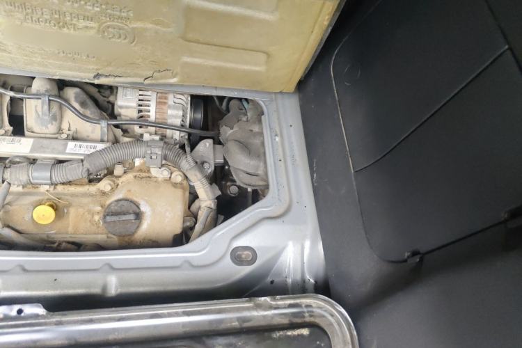Used smart fortwo 2012 1.0T Convertible Passion Edition Engine Bay Left