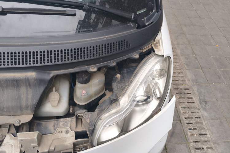 Used smart fortwo 2012 1.0 MHD Hardtop Standard Edition Engine Bay Left