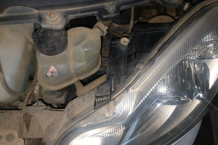 Used smart fortwo 2012 1.0 MHD Hardtop Standard Edition Engine Bay Left